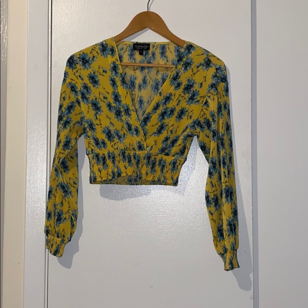 Long sleeve crop top